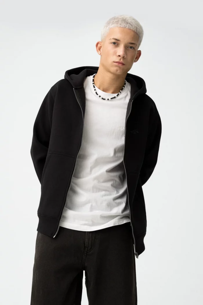 CHAQUETA NEGRA CON CREMALLERA CHICO 10061830_000