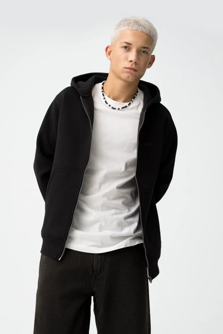 CHAQUETA NEGRA CON CREMALLERA CHICO 10061830_000