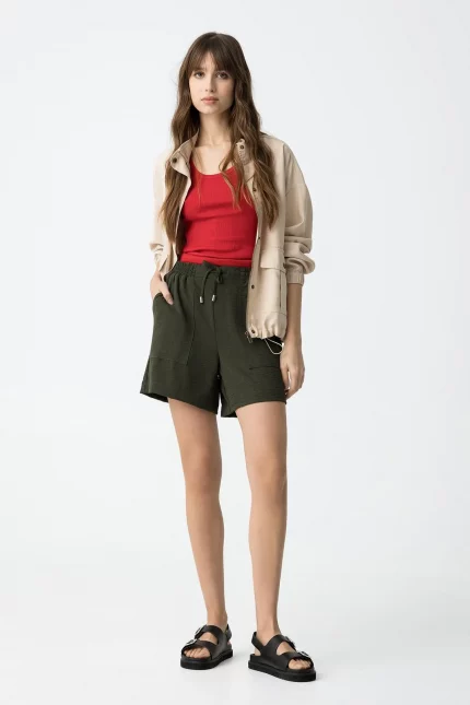 PANTALON CORTO VERDE MUJER 10059912_829