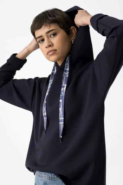 SUDADERA CON CAPUCHA AZUL MUJER 10058945_790