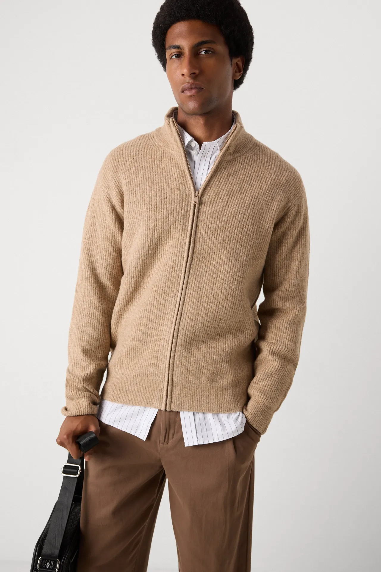 CHAQUETA PUNTO BEIGE HOMBRE 35-889_024 (3) CHAQUETA PUNTO BEIGE HOMBRE 35-889_024 (3)