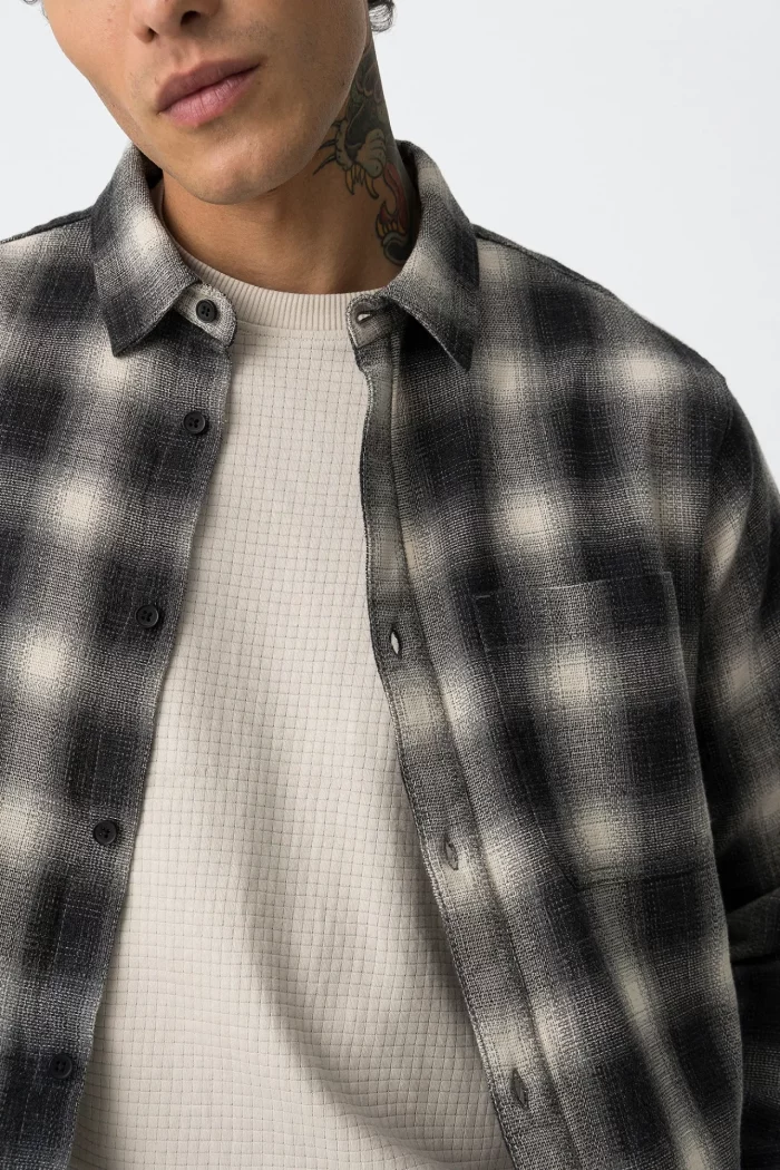 CAMISA DE CUADROS OSCUROS HOMBRE 10062474_048