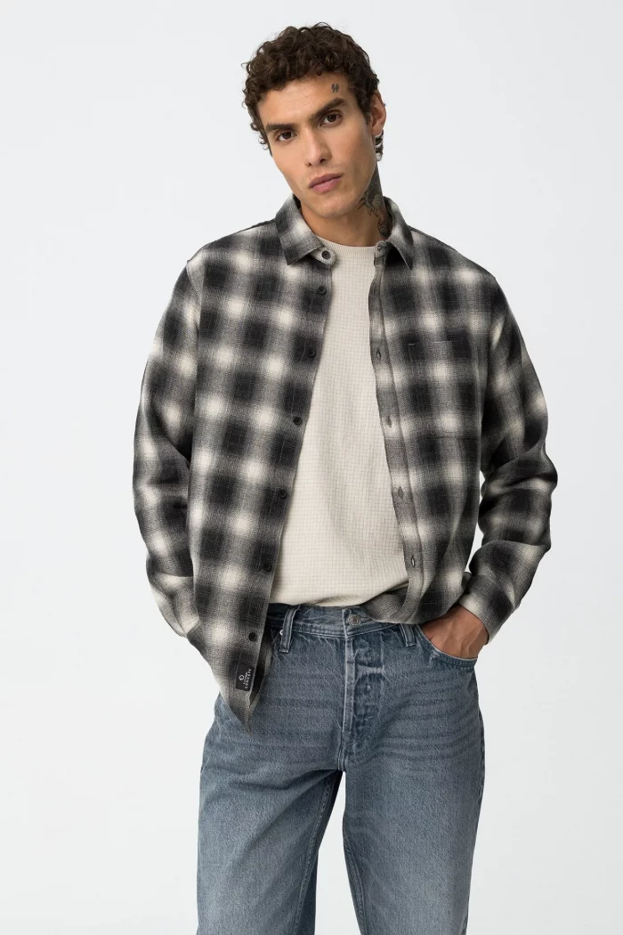 CAMISA DE CUADROS OSCUROS HOMBRE 10062474_048