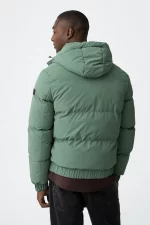 ABRIGO ACOLCHADO VERDE HOMBRE 10063178_857