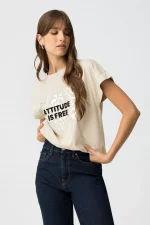 CAMISETA ESTAMPADO METALIZADO BEIGE MUJER KIRA 10064148_134