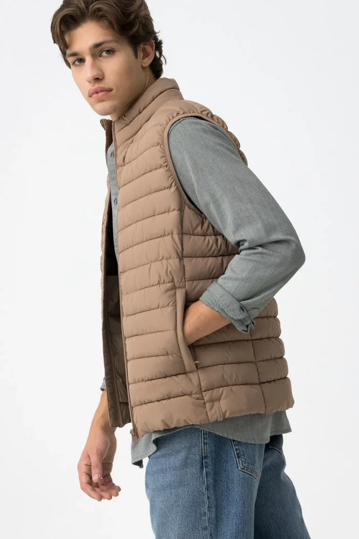 CHALECO ACOLCHADO BEIGE HOMBRE 10061880_180