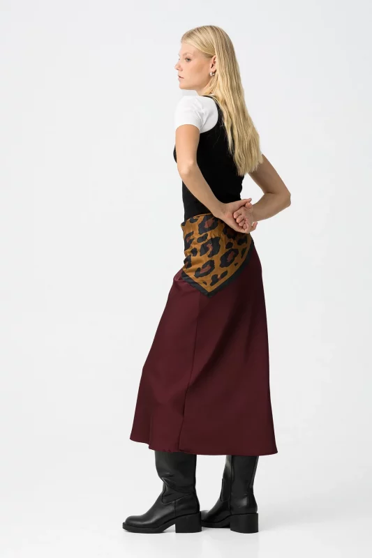 FALDA SATINADA MIDI GRANATE MUJER 10061601_295 (2)