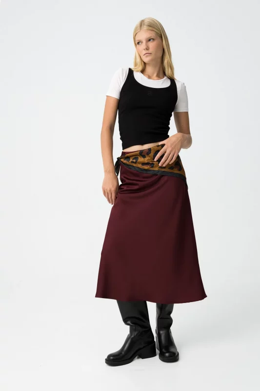 FALDA SATINADA MIDI GRANATE MUJER 10061601_295 (2)