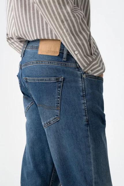 VAQUERO REGULAR FIT LAVADO MEDIO HOMBRE 10063580_M1032