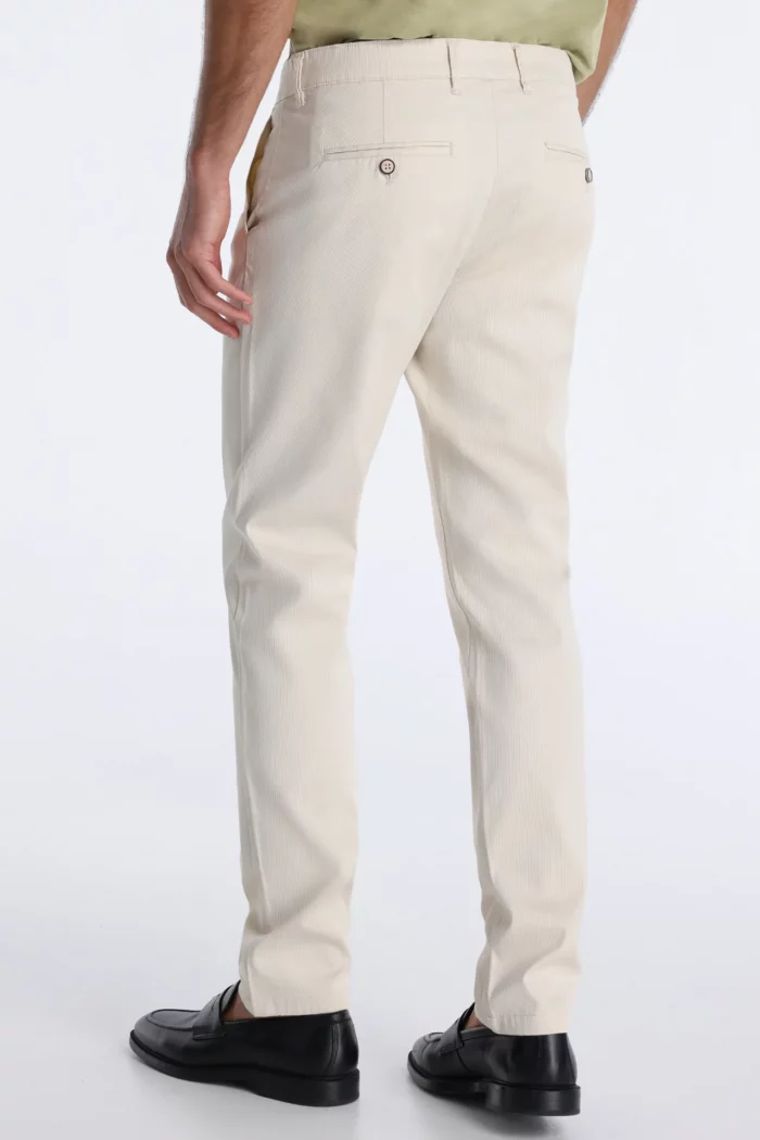 PANTALON CHINO BLANCO ROTO HOMBRE 80010-5385-208 BRUNOS BENDROFF (2)
