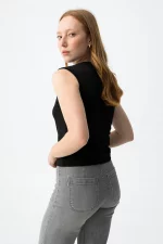 TOP ESCOTE NEGRO CRUZADO MUJER 10066002_000 BRUNOS TIFFOSI