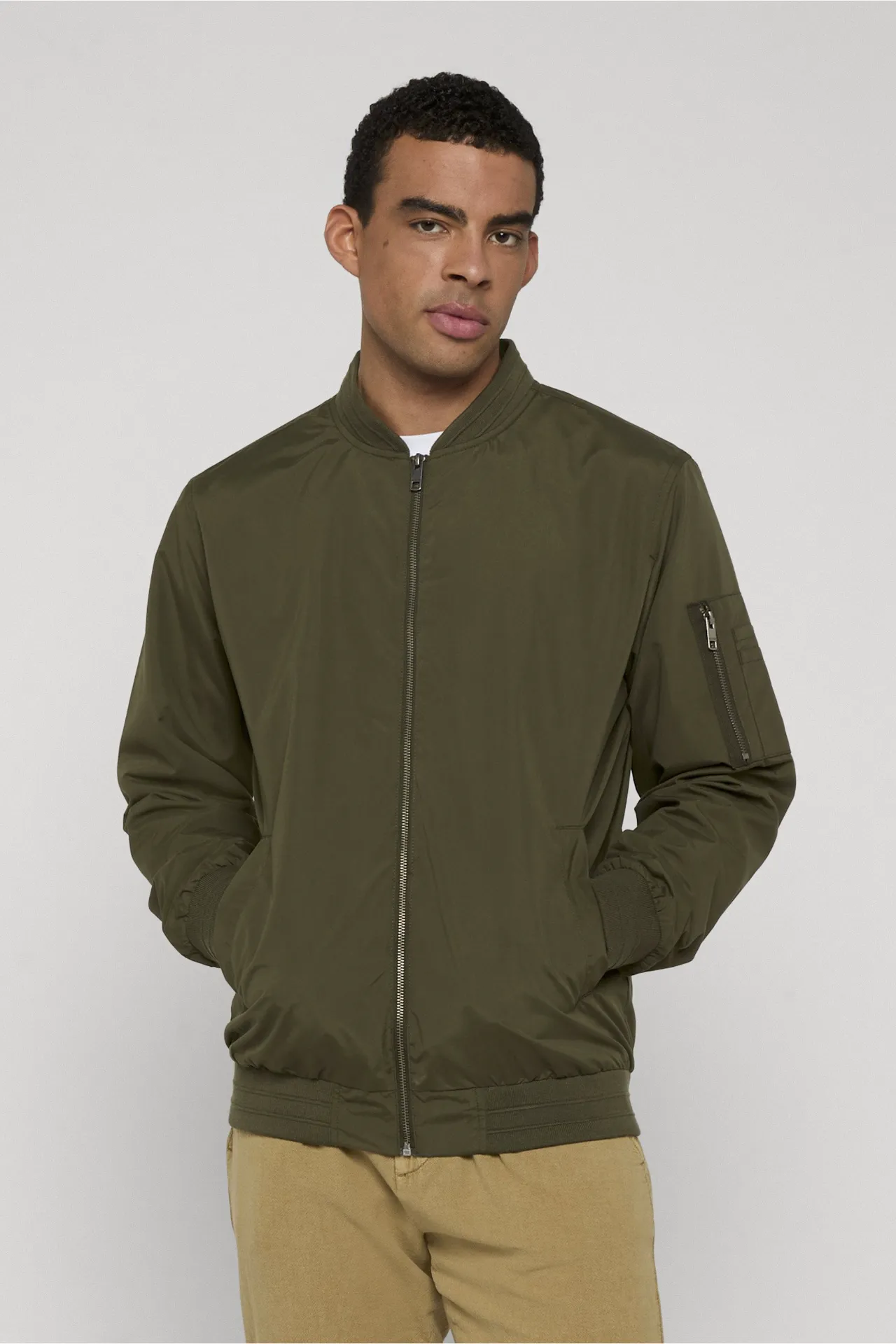 CHAQUETA BOMBER ENTRETIEMPO VERDE HOMBRE 10-433_600 BRUNOS INDICODE (1) CHAQUETA BOMBER ENTRETIEMPO VERDE HOMBRE 10-433_600 BRUNOS INDICODE